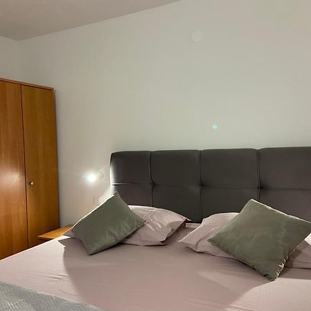 Apartmani Mara Rogoznica Рогозница Екстериор снимка